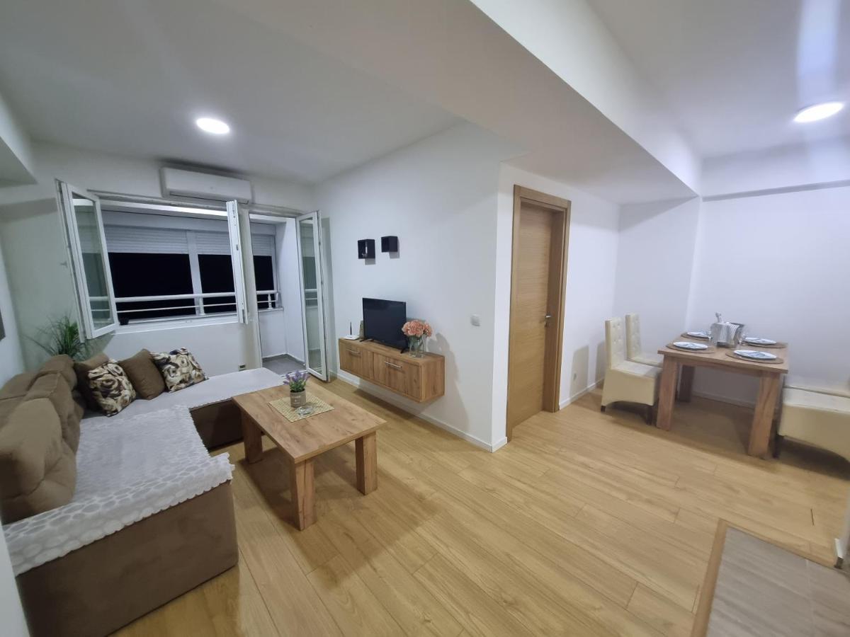 Appartamento Golden Sun Skopje Esterno foto