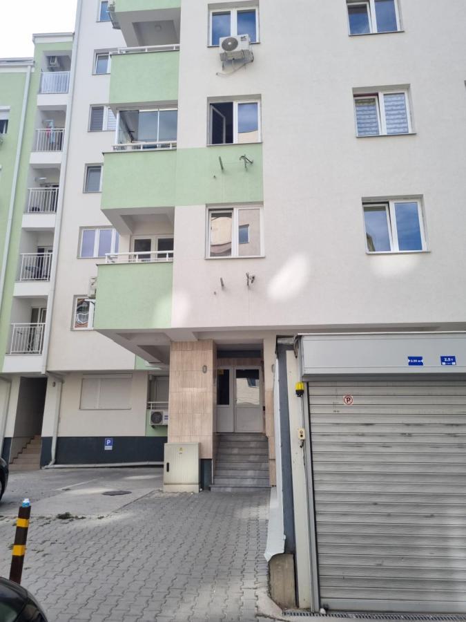 Appartamento Golden Sun Skopje Esterno foto